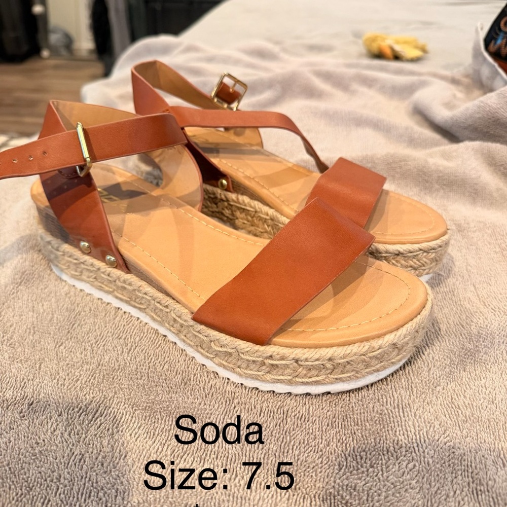 Soda Women's Brown Espadrille Sandals